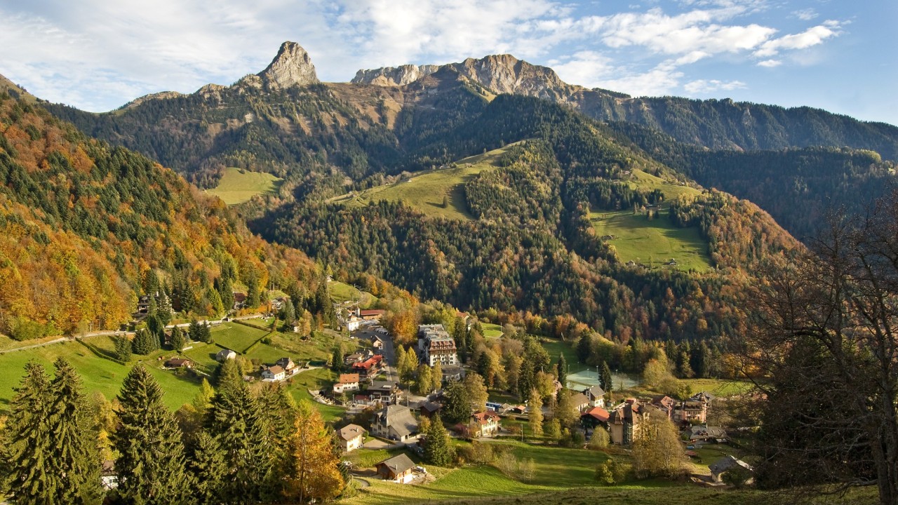 Allières-Les Avants village Les Avants-2048x1152