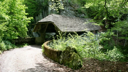 Lessoc-Montbovon pont couvert été-3456x1943